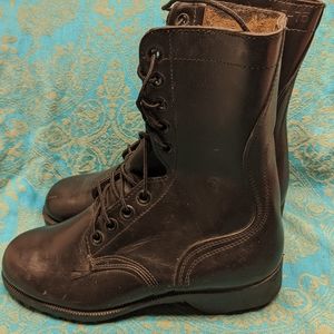 Steel toe boots 9 hole